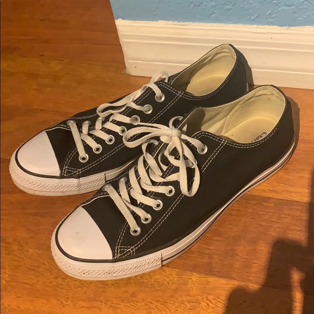 Converse black and white